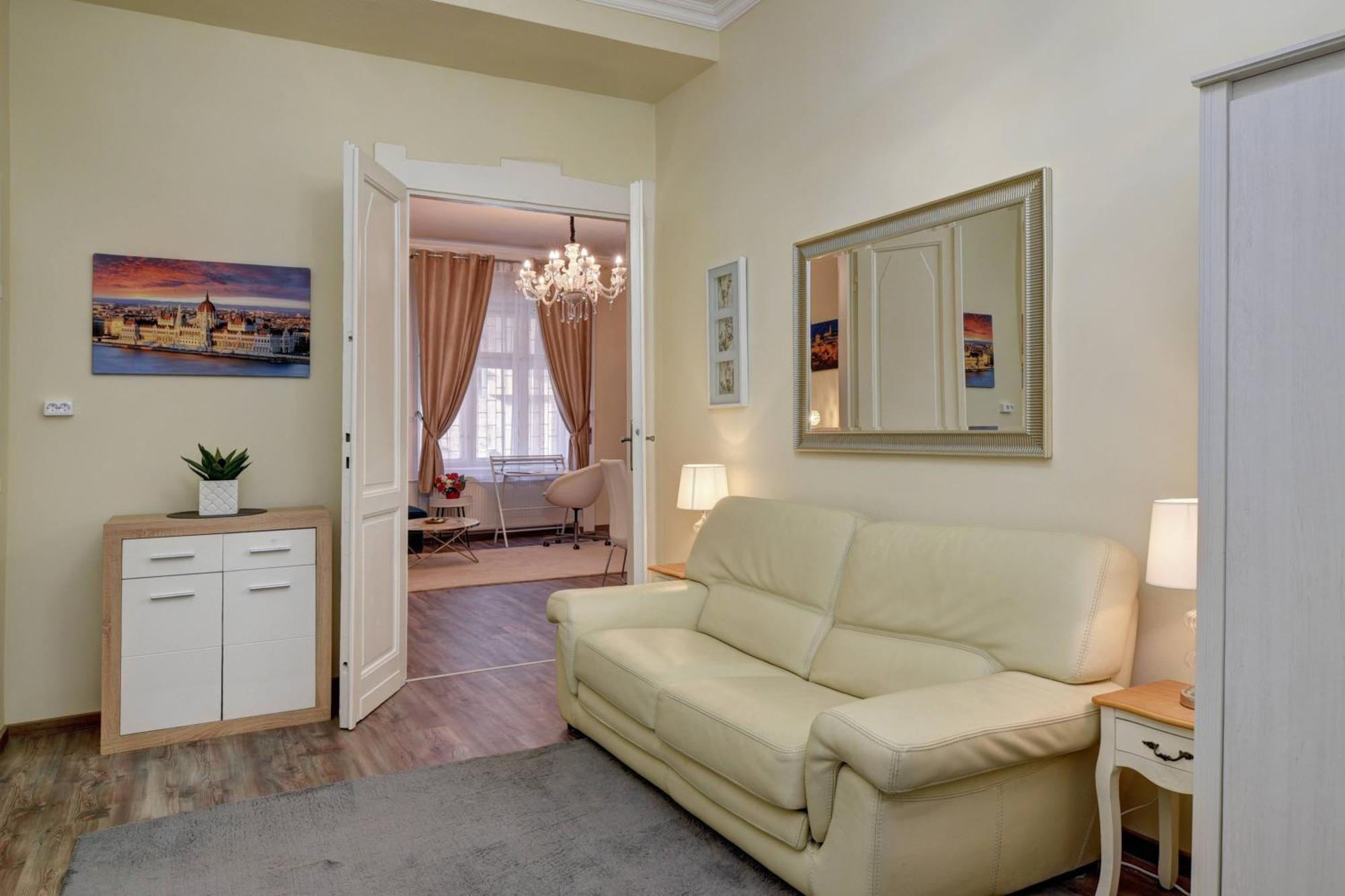 Buda Center Apartment Budapest Eksteriør bilde